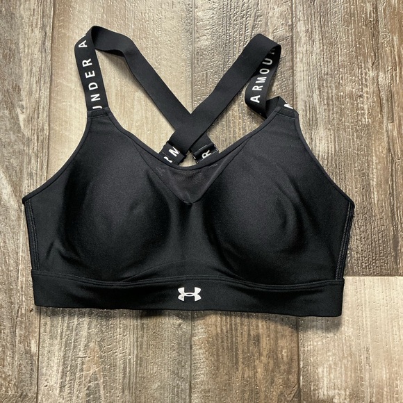 NWOT Under Armour Black Cross-Back Sports Bra Size Medium - Picture 1 of 7